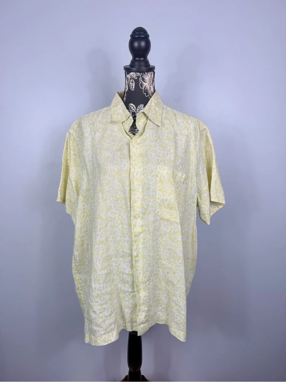 Banana Republic men's green/ yellow 100% linen button down shirt size large